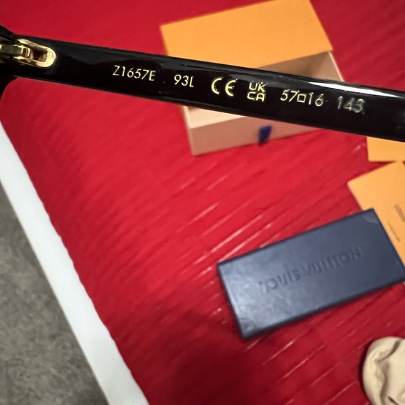 My monogram cat eye sunglasses Louis Vuitton - Picture 8 of 10